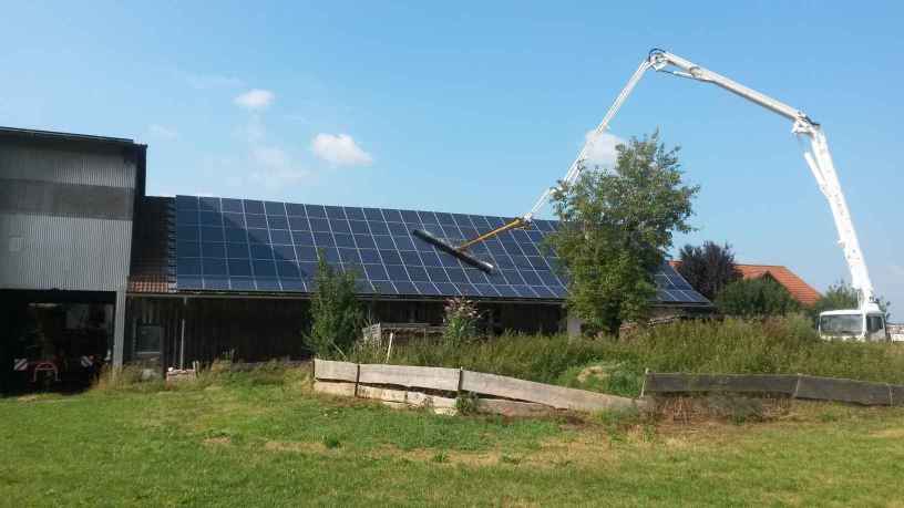 Washing photovoltaic panels in halls